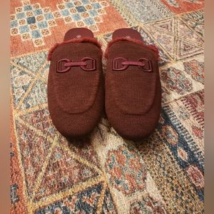 Vivaia Round-Toe Fluffy Patterned Mules